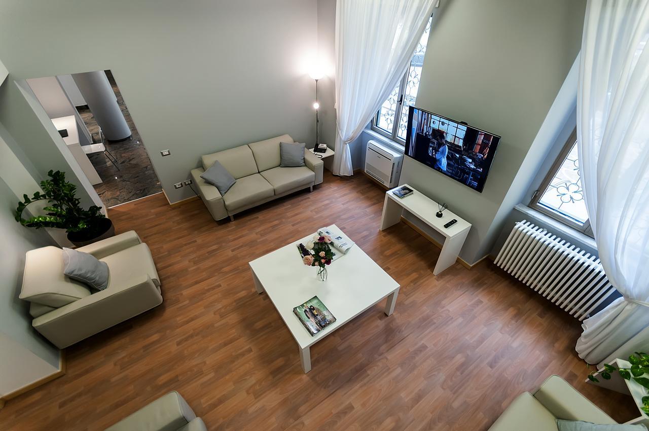 Albina Hotel *